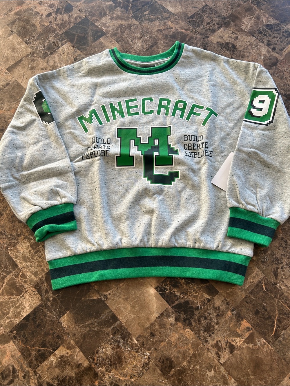 NWT 🆕 Minecraft Boys' Gray & Green Sweatshirt size 6 years